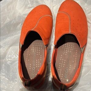 Ecco Bright Orange Casual Slip-On. Size 9US/39EU. In very good condition.